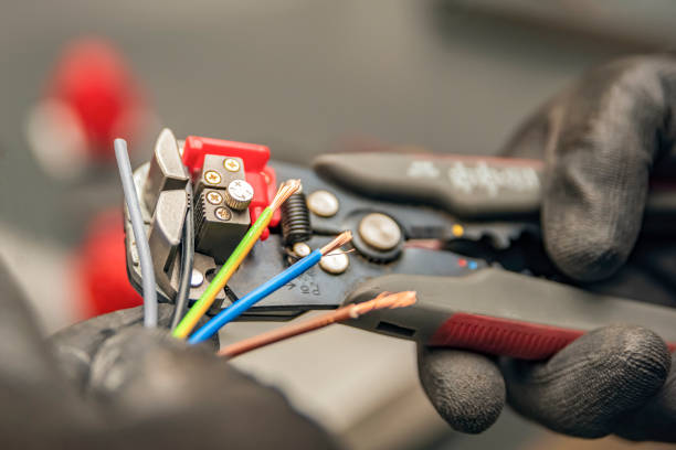 Best Affordable Emergency Electrician  in Ferguson, MO